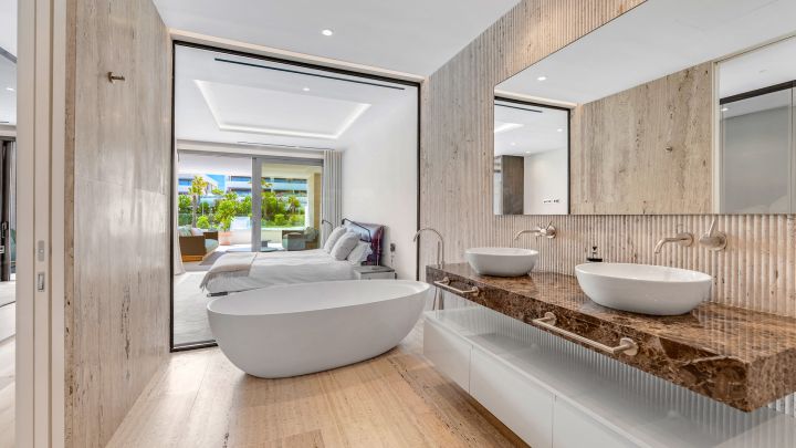 Epic Penthouse - Elegant Residence on the Golden Mile