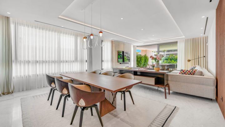 Epic Penthouse - Elegant Residence on the Golden Mile