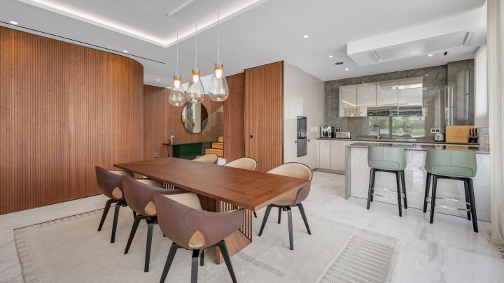 Epic Penthouse - Elegant Residence on the Golden Mile