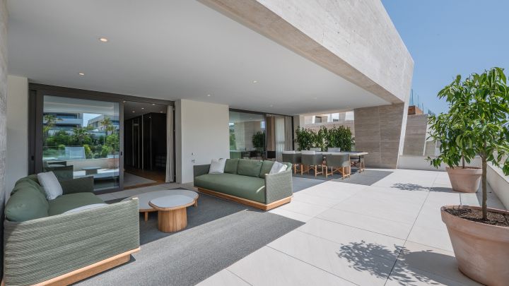 Epic Penthouse - Elegant Residence on the Golden Mile