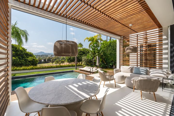 Orion 53 - Exclusive Front-Line Golf Villa in Nueva Andalucía