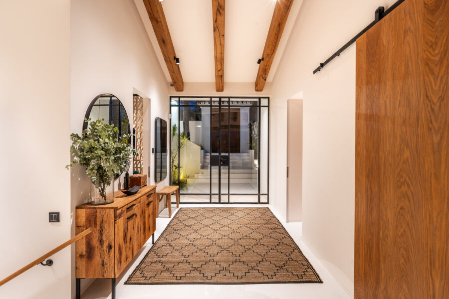Orion 53 - Exclusive Front-Line Golf Villa in Nueva Andalucía