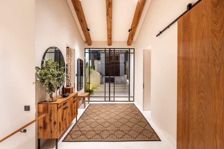 Orion 53 - Exclusive Front-Line Golf Villa in Nueva Andalucía