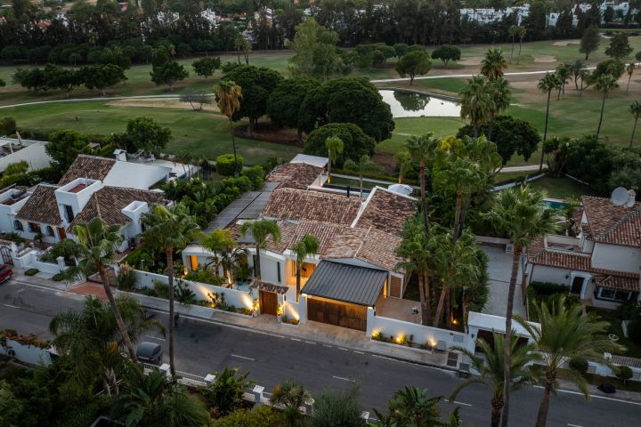 Orion 53 - Exclusive Front-Line Golf Villa in Nueva Andalucía