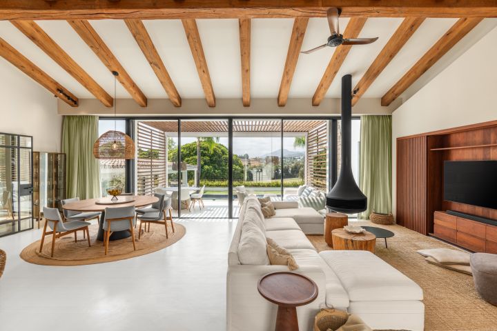 Orion 53 - Exclusive Front-Line Golf Villa in Nueva Andalucía