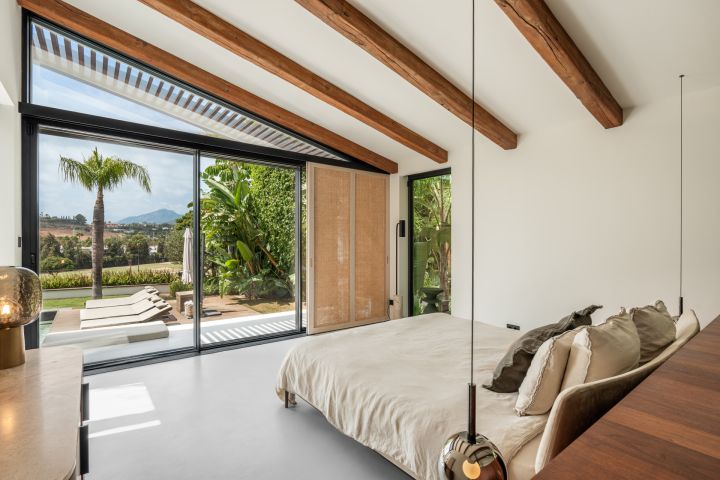Orion 53 - Exclusive Front-Line Golf Villa in Nueva Andalucía