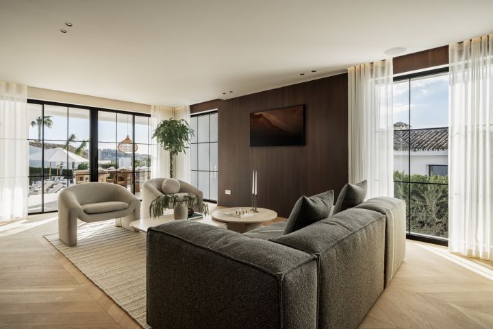 Auriga 13 - Newly Renovated Home with Sea and Golf Views