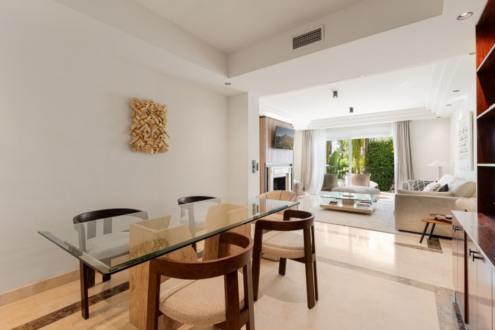 Montebello Apartment - Elegant Three-Bedroom Home
