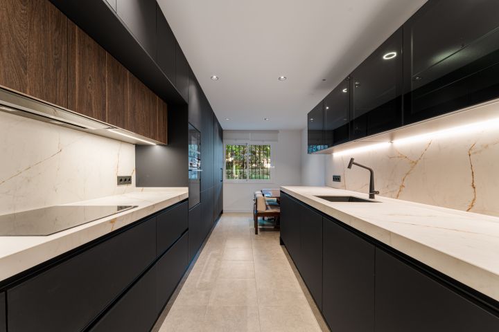 Montebello Apartment - Elegant Three-Bedroom Home