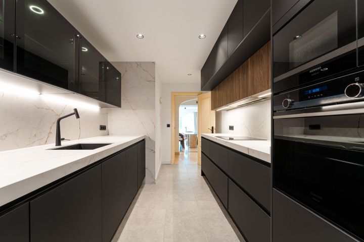Montebello Apartment - Elegant Three-Bedroom Home