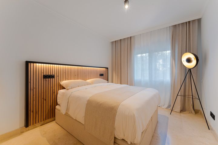 Montebello Apartment - Elegant Three-Bedroom Home