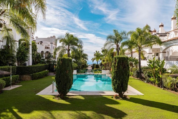 Montebello Apartment - Elegant Three-Bedroom Home