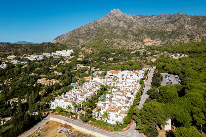 Montebello Apartment - Elegant Three-Bedroom Home