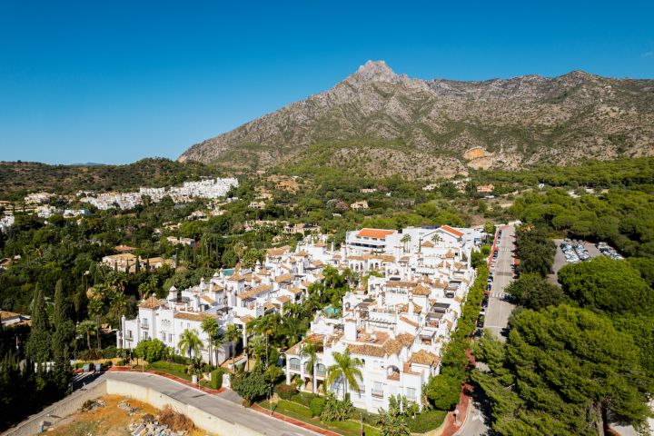 Montebello Apartment - Elegant Three-Bedroom Home