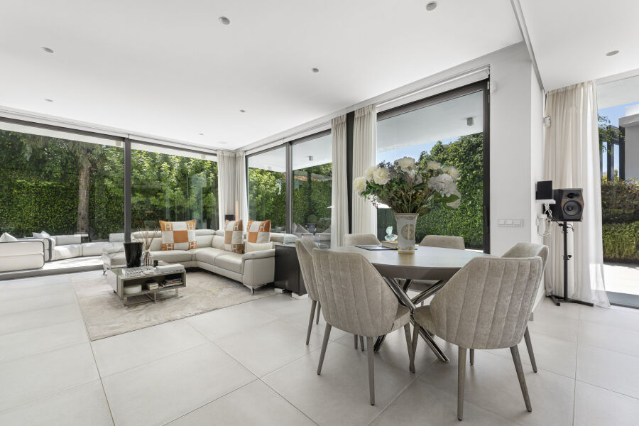 Arboleda 5 - Contemporary Villa in Estepona