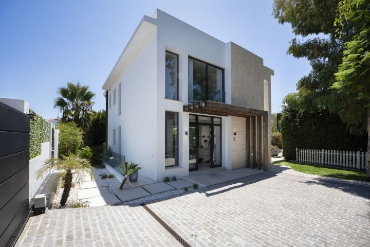 Arboleda - Contemporary Villa in Estepona