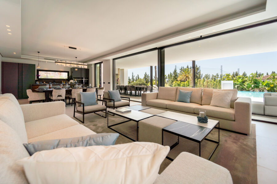 Villa Alba - 5-Bed Front Golf Villa in Nueva Andalucia, Marbella
