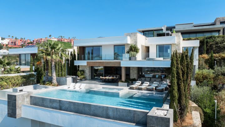 Villa Mare - Modern Home with Panoramic Views