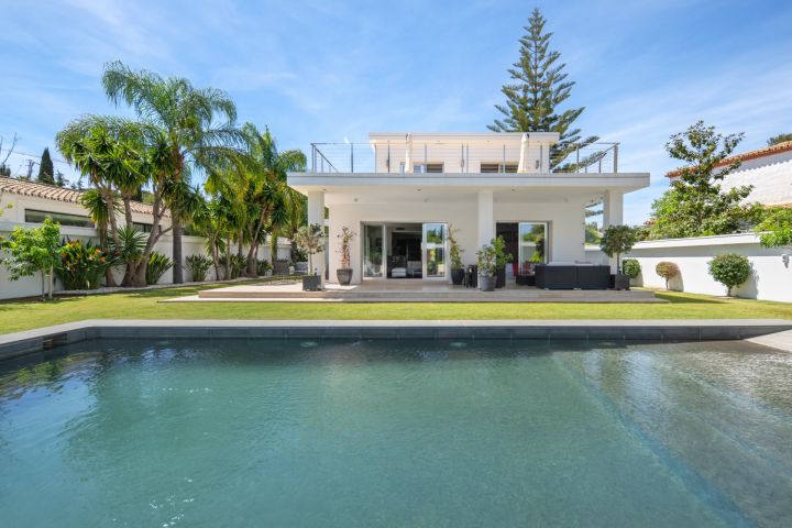 Acueducto 40 - Modern Villa in a Prime Location