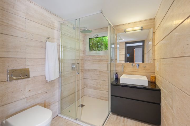 Acueducto 40 - Modern Villa in a Prime Location