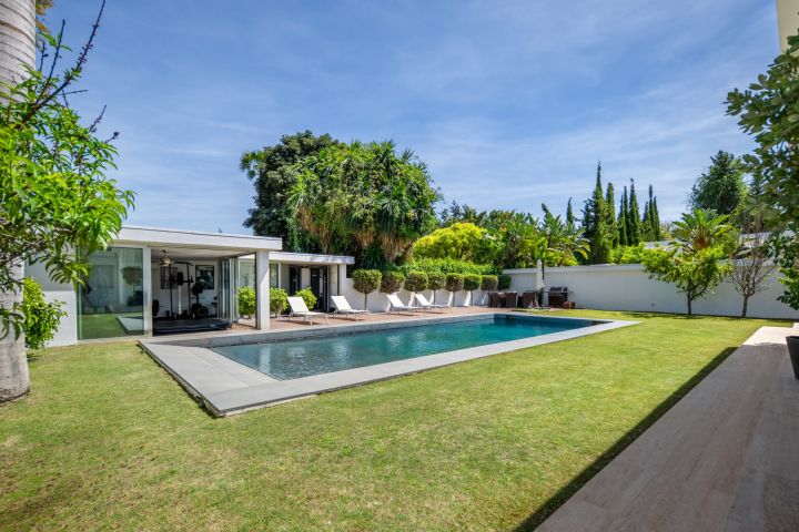 Acueducto 40 - Modern Villa in a Prime Location