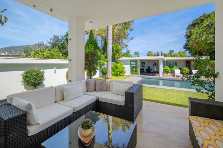 Acueducto 40 - Modern Villa in a Prime Location
