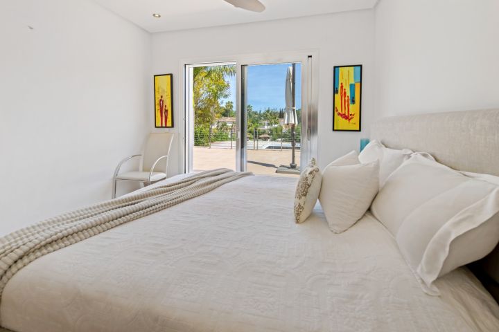 Acueducto 40 - Modern Villa in a Prime Location