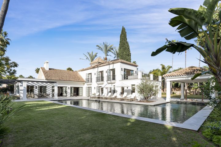 La Hacienda - Spacious Modern Home with Panoramic Views