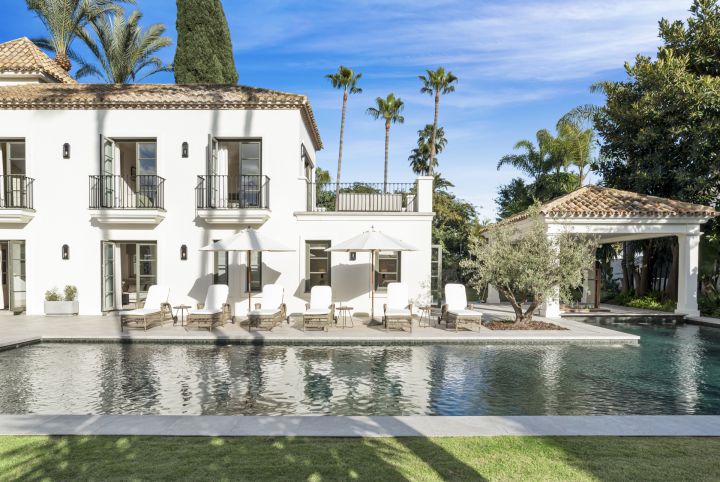 La Hacienda - Spacious Modern Home with Panoramic Views