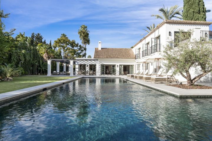 La Hacienda - Spacious Modern Home with Panoramic Views