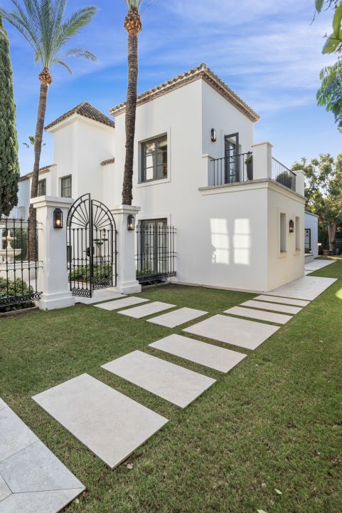 La Hacienda - Spacious Modern Home with Panoramic Views