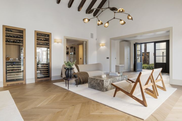 La Hacienda - Spacious Modern Home with Panoramic Views