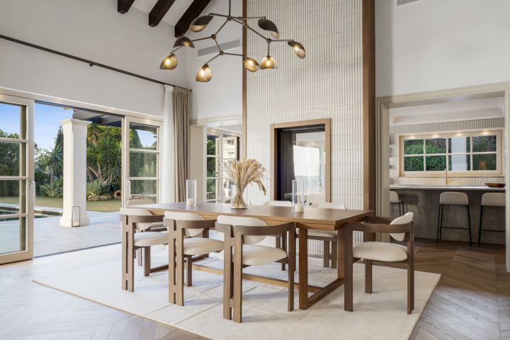 La Hacienda - Spacious Modern Home with Panoramic Views