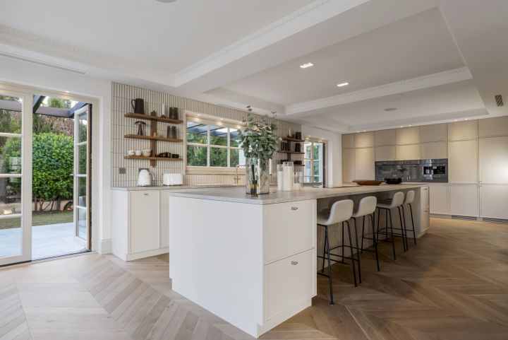 La Hacienda - Spacious Modern Home with Panoramic Views