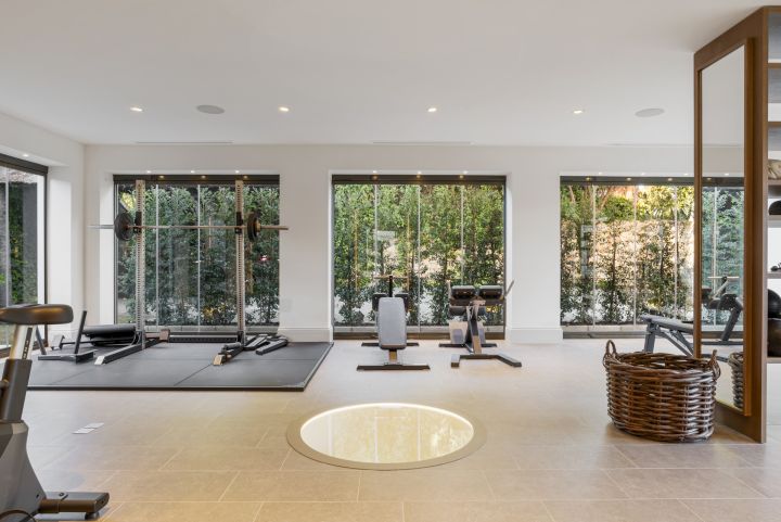 La Hacienda - Spacious Modern Home with Panoramic Views