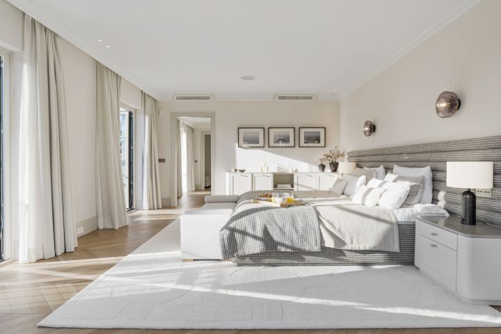 La Hacienda - Spacious Modern Home with Panoramic Views