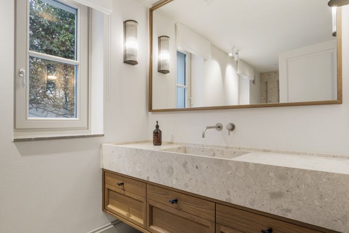 La Hacienda - Spacious Modern Home with Panoramic Views