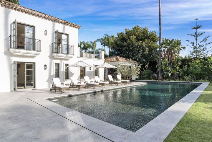 La Hacienda - Spacious Modern Home with Panoramic Views