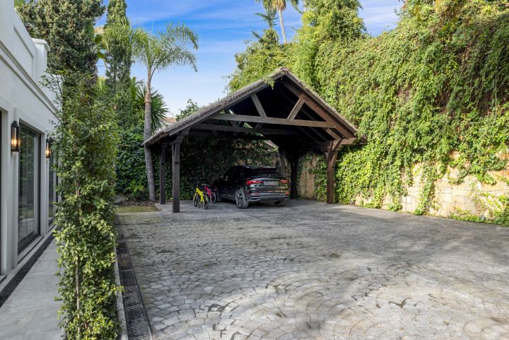 La Hacienda - Spacious Modern Home with Panoramic Views