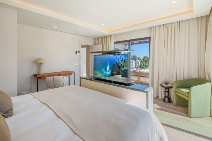 Cerquilla One - Impressive Frontline Golf Villa