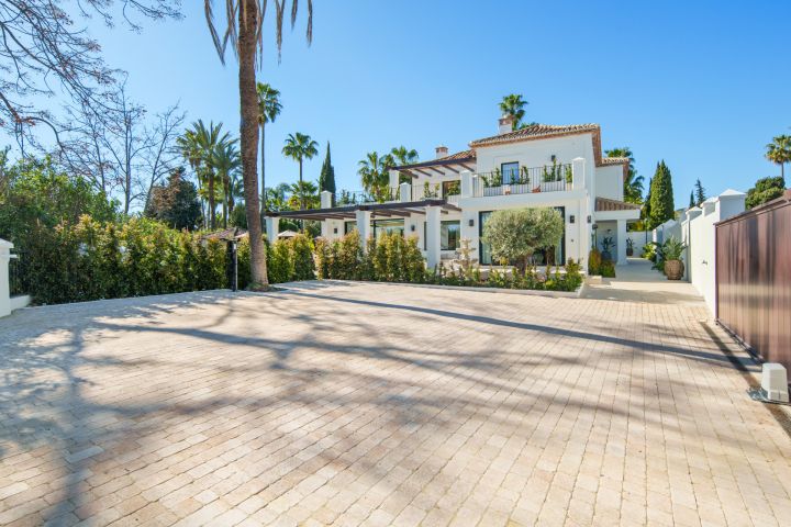 Cerquilla One - Impressive Frontline Golf Villa