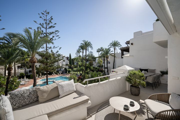 Duplex penthouse rénové à Alhambra del Mar - Duplex penthouse unique en front de mer, exposé plein sud