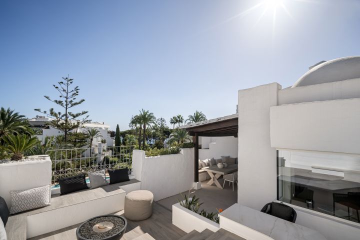 Duplex penthouse rénové à Alhambra del Mar - Duplex penthouse unique en front de mer, exposé plein sud