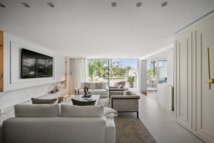 Renovated duplex penthouse in Alhambra del Mar - Unique south facing frontline beach duplex penthouse
