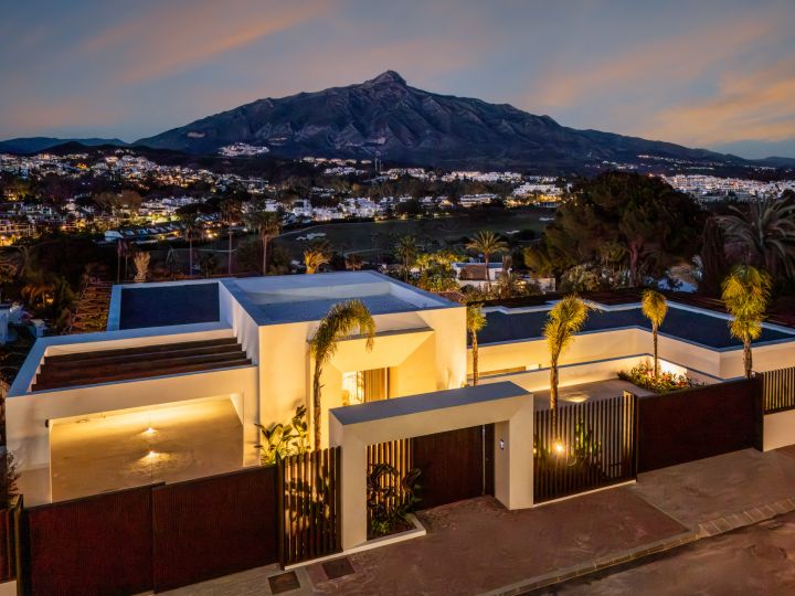 Alcala 70 - Stylish Home with Panoramic Views in Nueva Andalucia