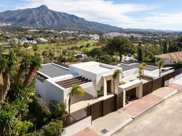 Alcala 70 - Stylish Home with Panoramic Views in Nueva Andalucia