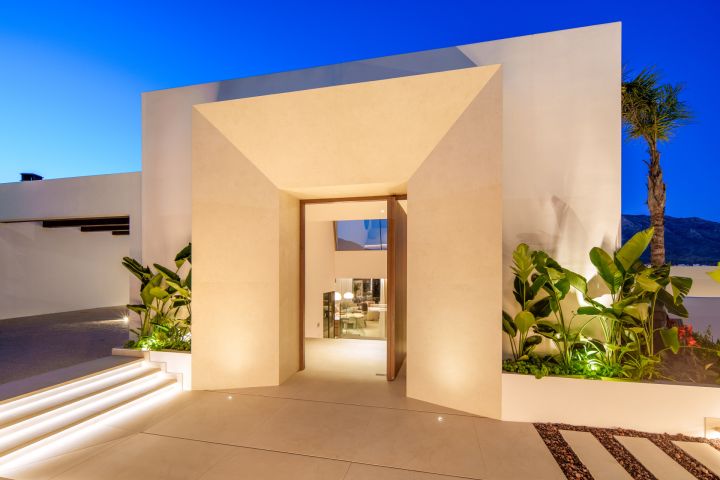 Alcala 70 - Stylish Home with Panoramic Views in Nueva Andalucia