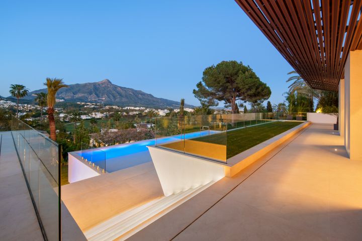 Alcala 70 - Stylish Home with Panoramic Views in Nueva Andalucia
