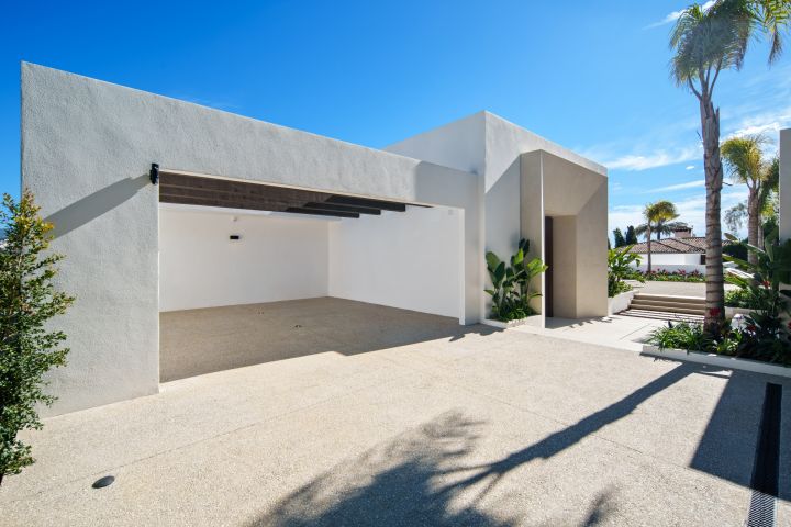 Alcala 70 - Stylish Home with Panoramic Views in Nueva Andalucia