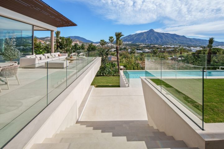 Alcala 70 - Stylish Home with Panoramic Views in Nueva Andalucia
